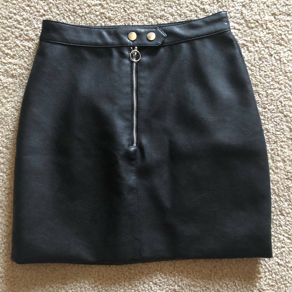 Fashion Nova Faux Leather Skirt Small
